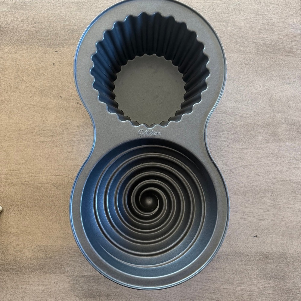 Wilton Giant Cupcake Pan Non-Stick Steel 2-Cavity Large Cake Mold Grey Baking